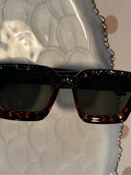Tortoiseshell Crystal Accent Women\'s Sunglasses - Brown main image 4